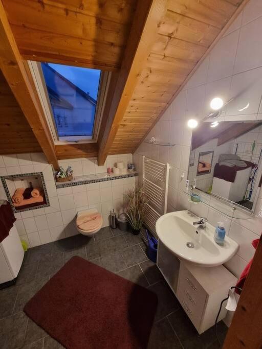 Gemuetliche Dachgeschosswohnung 埃尔福特 外观 照片
